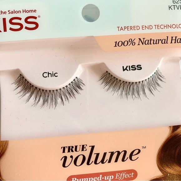 2 Sets of Faux Lashes Looks So Natural True Volume Falsies - Picture 2 of 5